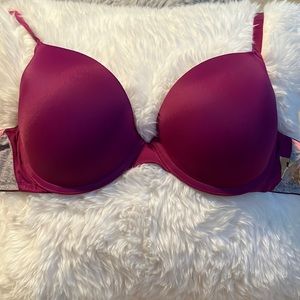 Victoria's Secret Bra style: wear everywhere push up size: 34D